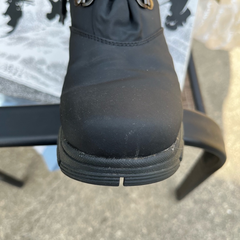 NWOT Khombu Snow Boots